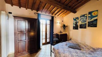 Apartment, Patio, Lake View | Premium bedding, memory foam beds, iron/ironing board, cribs/infant beds