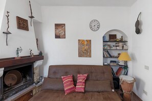 Televisión, chimenea