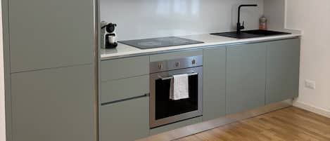 Forno, piano cottura, lavastoviglie