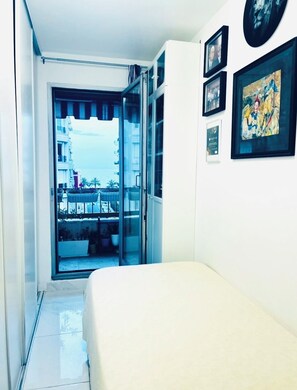 2 chambres, fer et planche à repasser, Wi-Fi, draps fournis