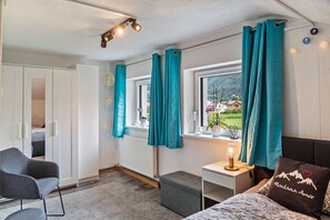 1 bedroom, WiFi, bed sheets