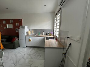 Mikroaaltouuni, uuni, liesi