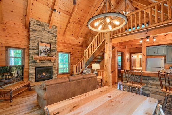 Smart TV, fireplace