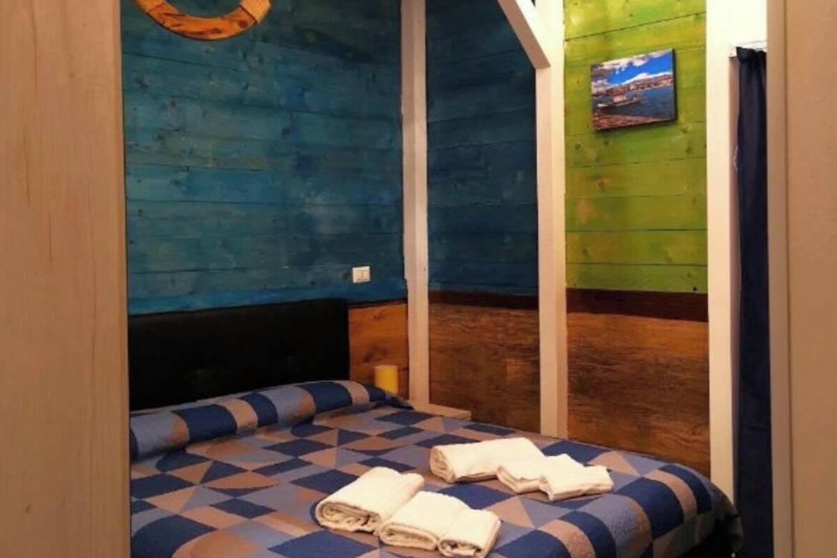 Standard Double Room Single Use, 1 Double Bed | Desk, free WiFi