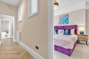 2 bedrooms, iron/ironing board, bed sheets