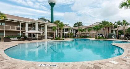Charming Suite Steps from Beach – Perfect for Families | Parking, Onsite Pool