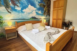 3 chambres, fer et planche à repasser, Wi-Fi gratuit, draps fournis