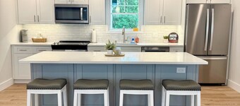 Newly renovated 4-bedroom farmhouse on beautiful vineyard - Great location.