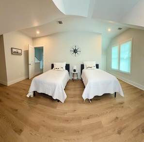 4 bedrooms, iron/ironing board, free WiFi, bed sheets