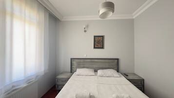 Classic Room, 1 Double Bed | Living area