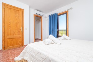 4 bedrooms, Internet, bed sheets