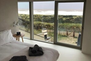 3 slaapkamers, een strijkplank/strijkijzer, wifi, beddengoed