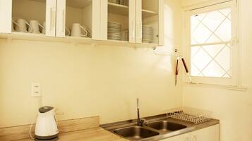 Family House, Patio | Dapur peribadi | Cerek elektrik, pembakar roti