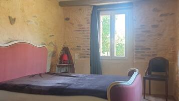 2 habitaciones, tabla de planchar con plancha, wifi y ropa de cama