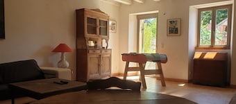 Country House 'Le Gîte De La Ferme Davitali' with Private Terrace, Private Garden and Wi-Fi