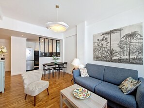 TV - N&J - JASMIN - Near Beach - Central  (Niza)