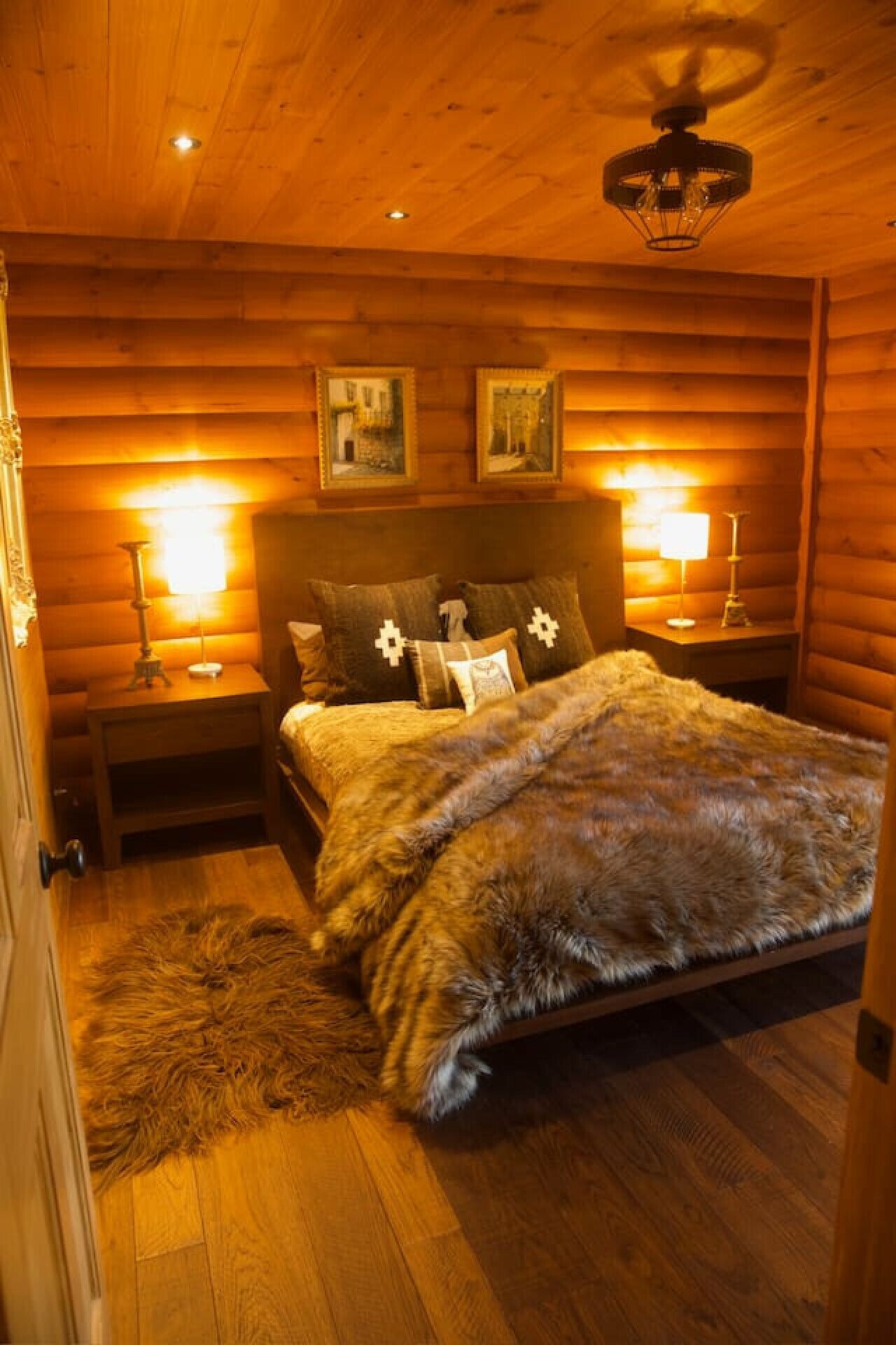 3 slaapkamers, een bureau, een strijkplank/strijkijzer, wifi