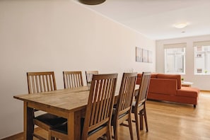 Comfort Apartment, 2 Bedrooms, Non Smoking, Pets allowed | In-room dining - Munkebekk 12 (Bergen)