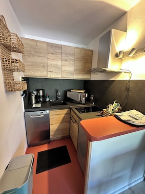 Family Studio, Mountain View | Private kitchen