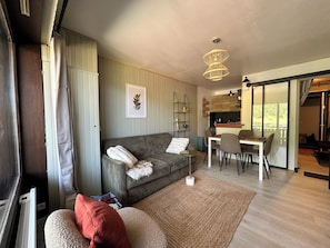 Family Studio, Mountain View | Living area