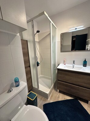 Family Studio, Mountain View | Bathroom - Le Lodge Monteva - Sur les pistes - Esc'Appart (Le Grand-Bornand)