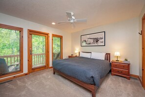 4 bedrooms, free WiFi, bed sheets - Deep Creek Hideaway w/ Hot Tub & Fireplaces (McHenry)