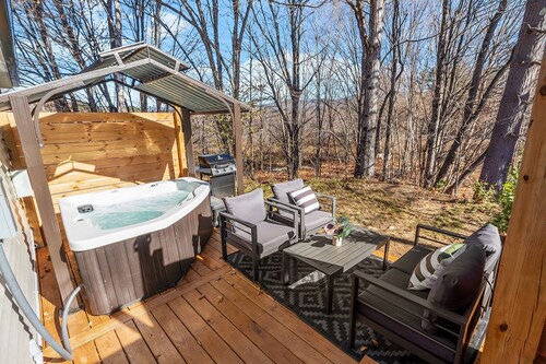 Cabin W/Private Hot tub,PetFriendly, Fire pit 10min  Loon mtn & owls Nest Resort