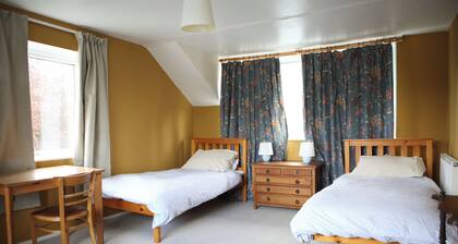 Stylish and comfy cottage conveniently located between Abergavenny and Hereford