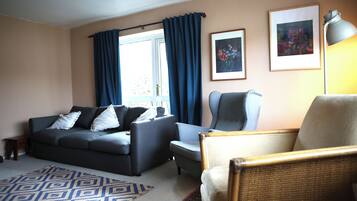 Smart TV, DVD player, stereo