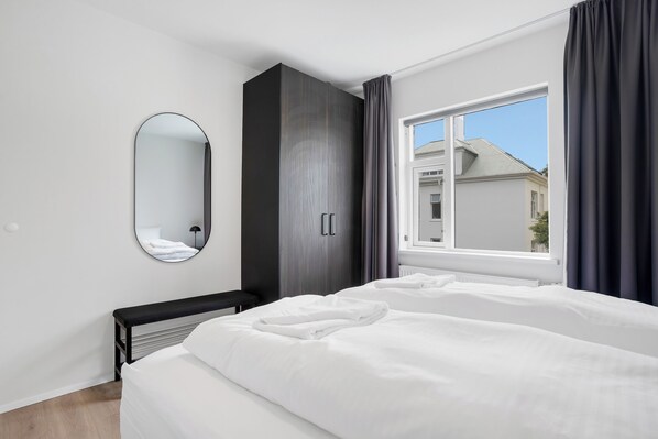 Apartment | Laptop workspace, iron/ironing board, free WiFi - Ranargata Three Bedrooms Apartments (Reykjavík)