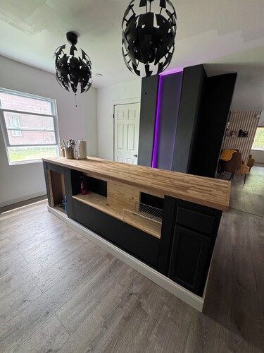 Modern Stay By the Falls – Renovated & Walkable!