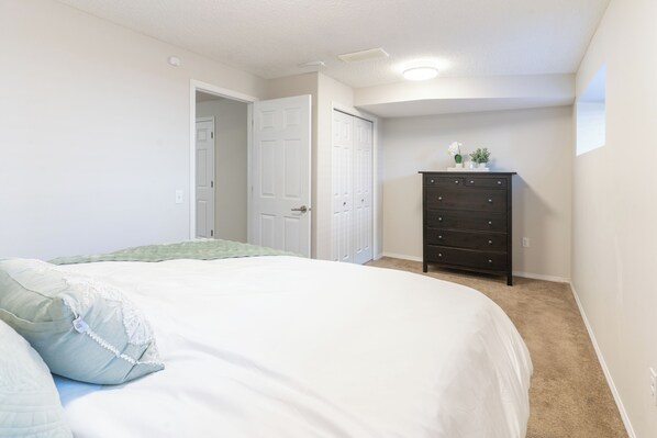 4 chambres, fer et planche à repasser, Wi-Fi gratuit, draps fournis