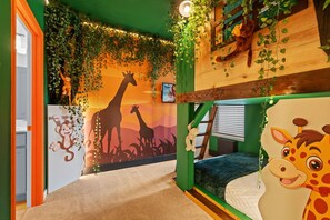 5 bedrooms, desk, iron/ironing board, free WiFi