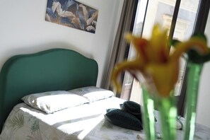 Ferros/tábuas de passar roupa, Wi-Fi, roupa de cama