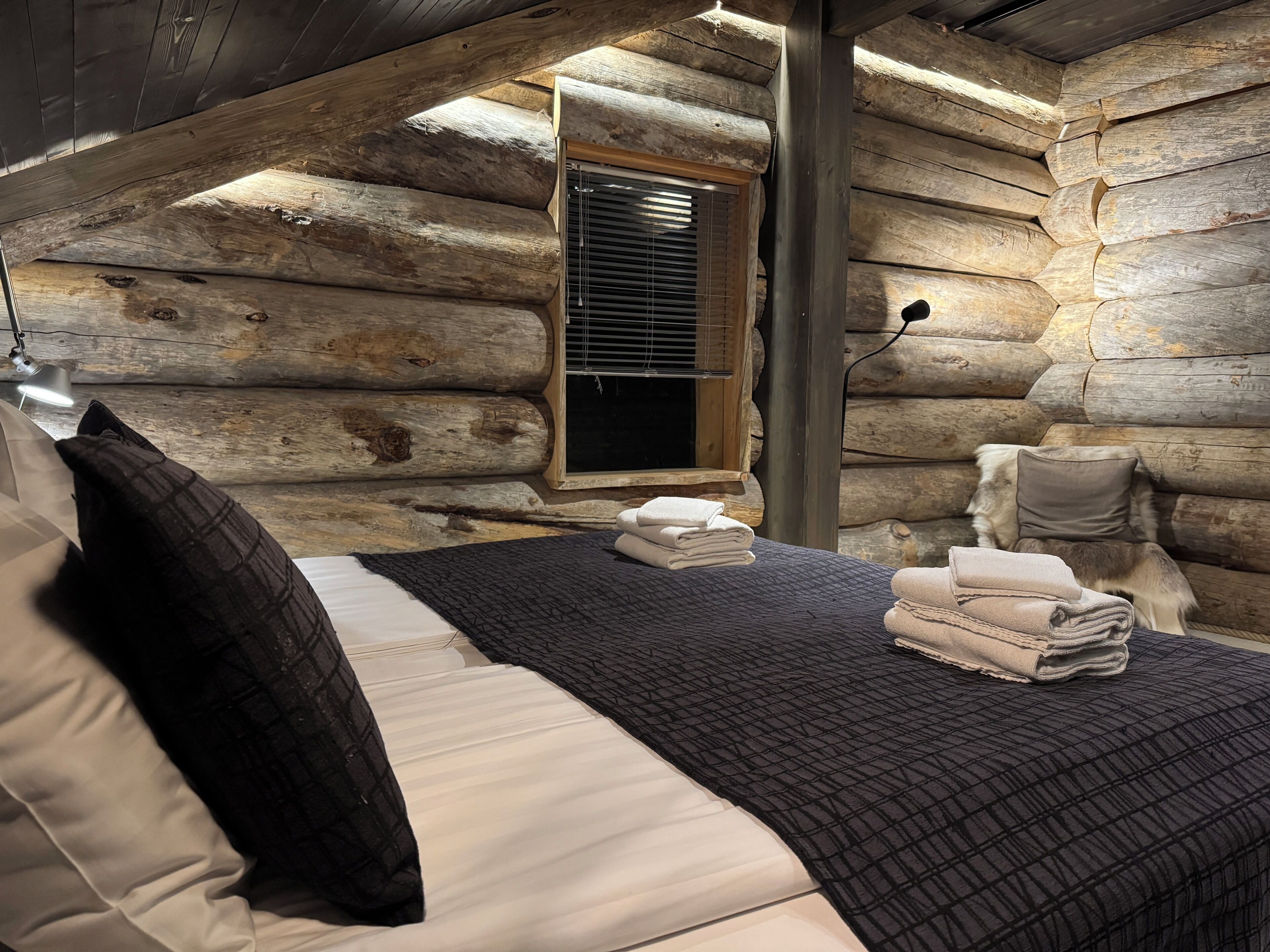 6 habitaciones, tabla de planchar con plancha, wifi y ropa de cama 