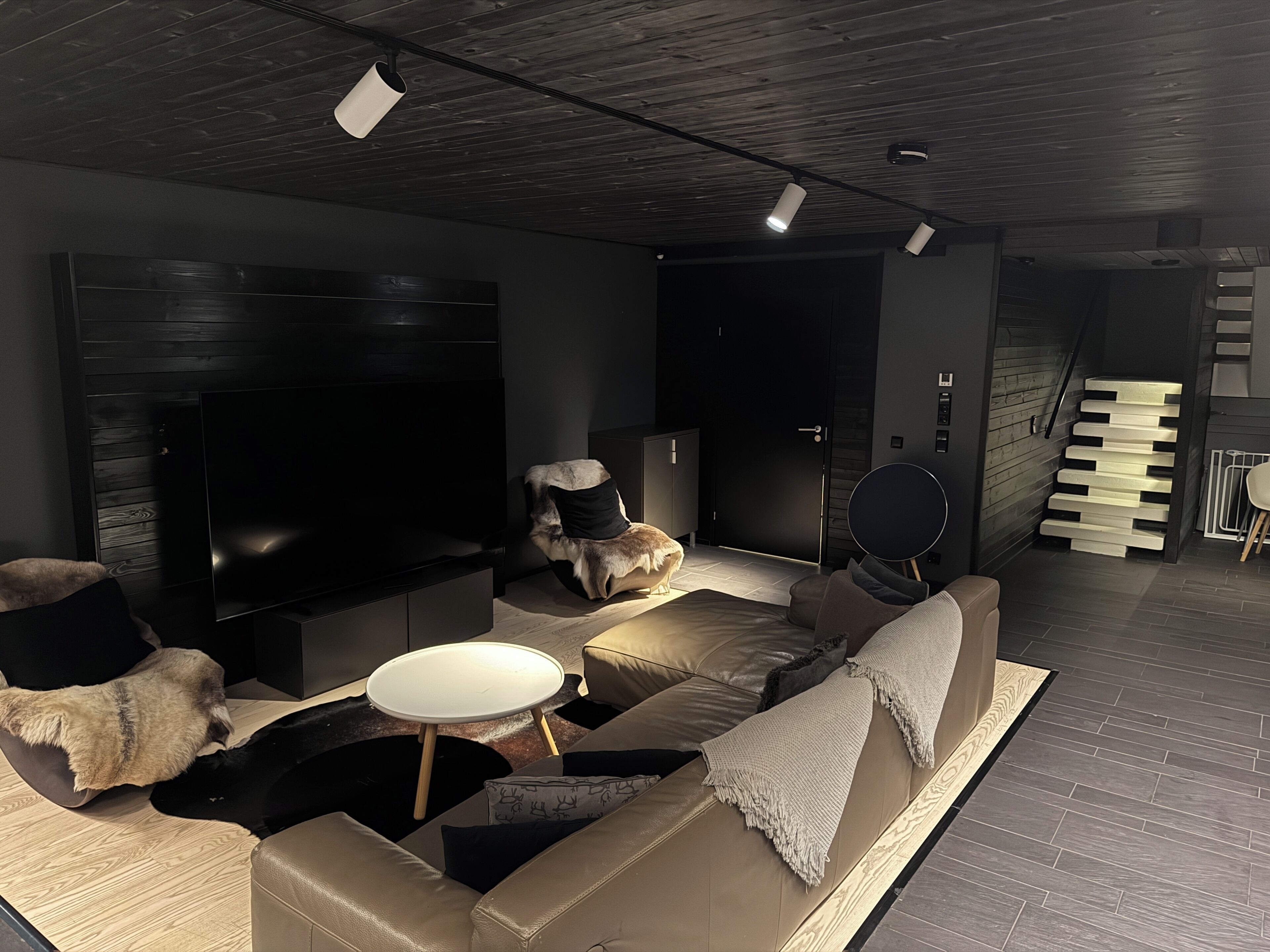 智能电视、壁炉