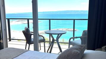 Deluxe Double Room, Sea View | In-room safe, desk, iron/ironing board, free WiFi