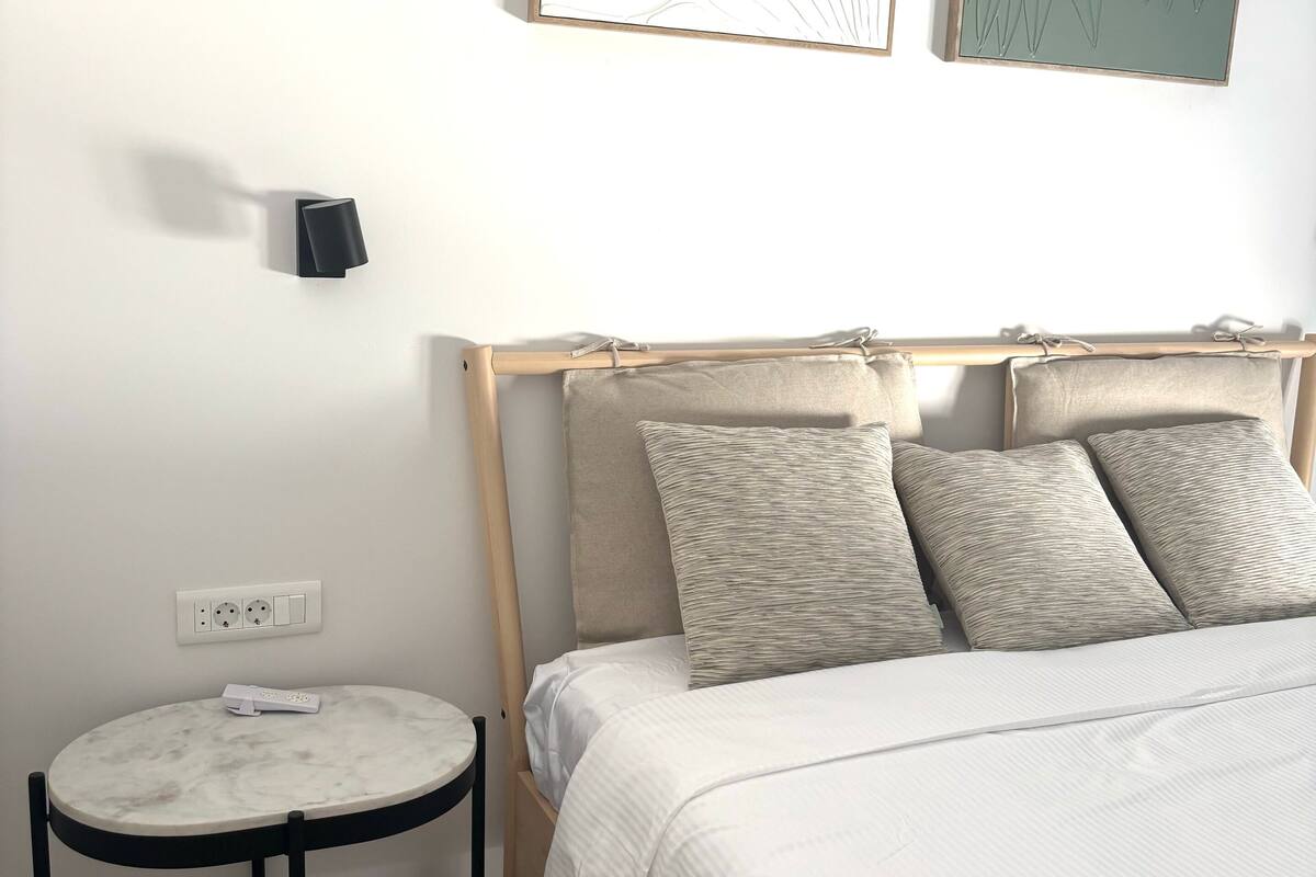 Standard Apartment | In-room safe, desk, iron/ironing board, free WiFi