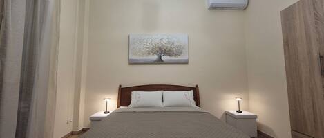 2 chambres, fer et planche à repasser, Wi-Fi, draps fournis