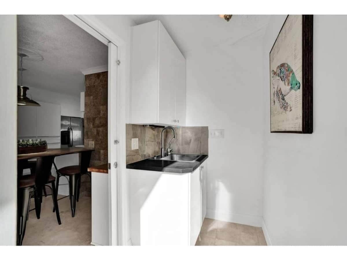 Classic Double Room, Beach View (Waves 1) | Living area