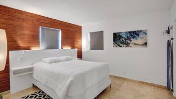 Classic Double Room, Balcony (Waves 10) | Iron/ironing board, free WiFi