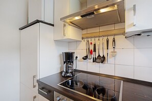 Réfrigérateur, cafetière/bouilloire