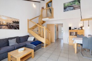 Télévision, chaîne hi-fi