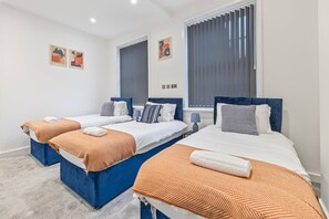 2 chambres, fer et planche à repasser, accès Internet, draps fournis