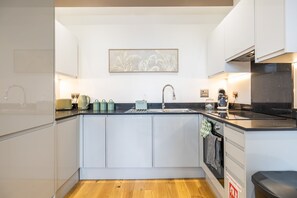 Frigorifero, microonde, forno, lavastoviglie