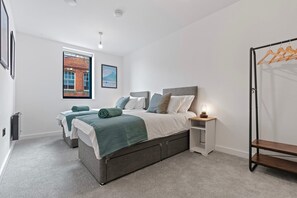 2 Schlafzimmer, Bügeleisen/Bügelbrett, Bettwäsche