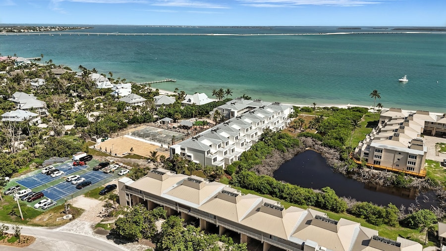 Lighthouse Resort and Club