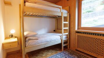 3 bedrooms, WiFi, bed sheets