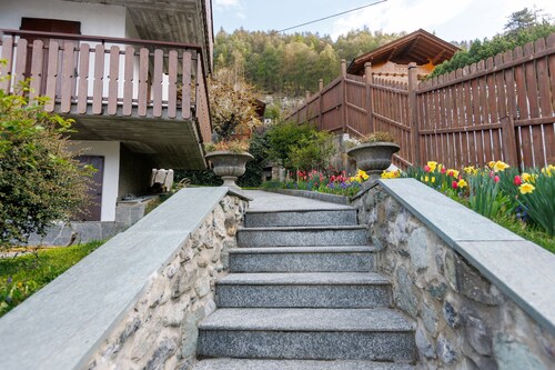Chalet 'Beppe' with Mountain View, Shared Garden and Wi-Fi