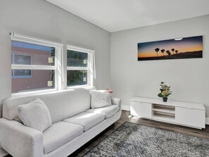 Classic Single Room (Pelican 10) | Living area